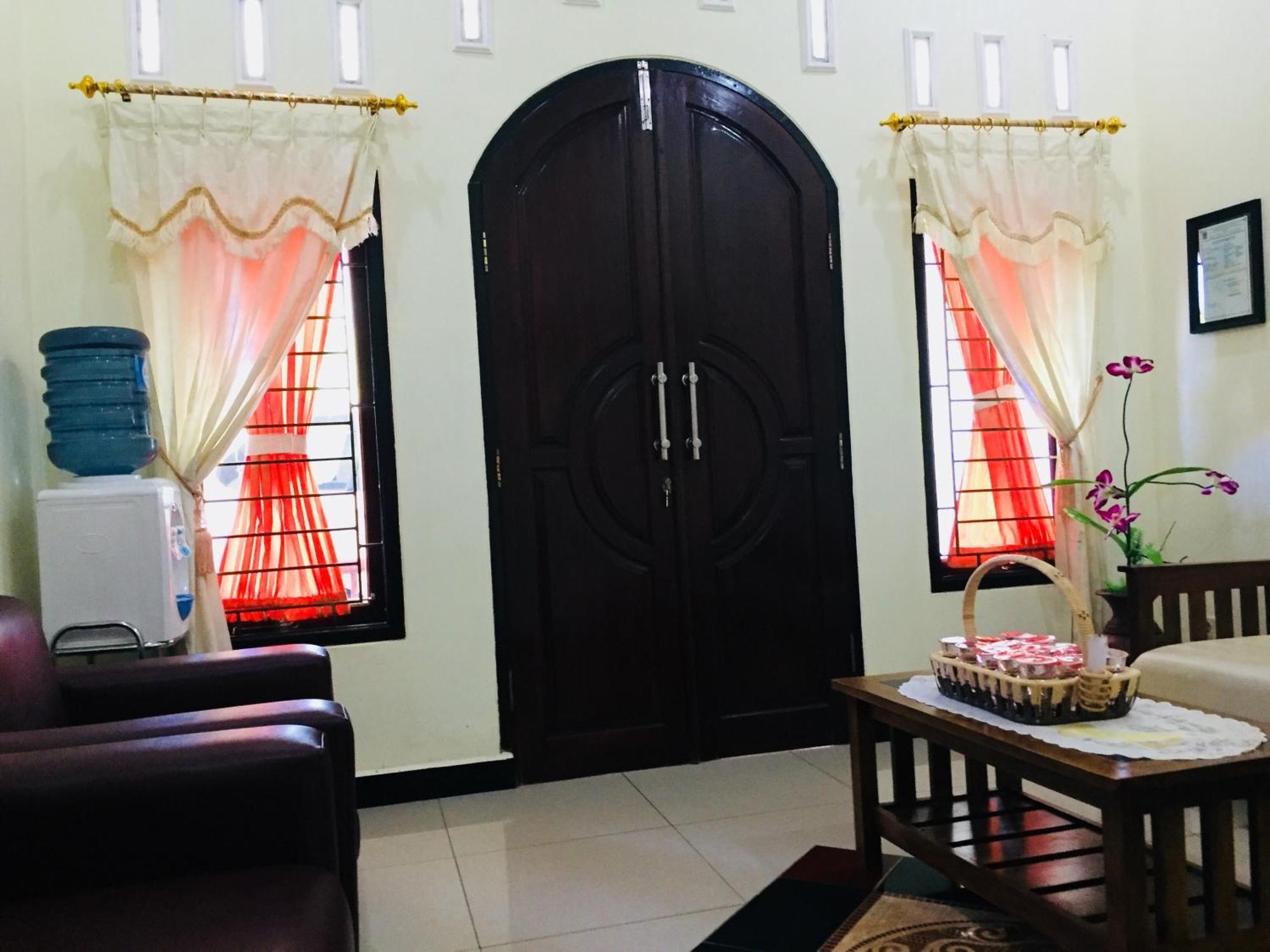 Hotel Ahlen Pangandaran Esterno foto