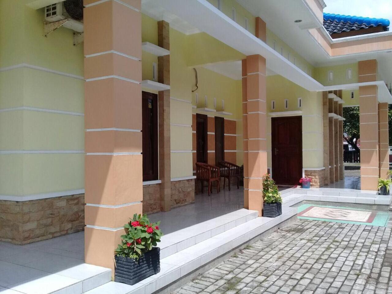 Hotel Ahlen Pangandaran Esterno foto