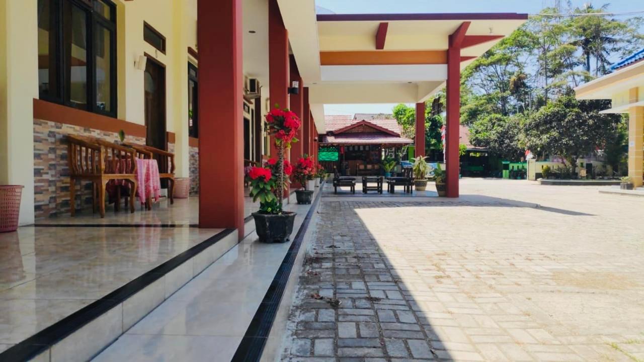 Hotel Ahlen Pangandaran Esterno foto